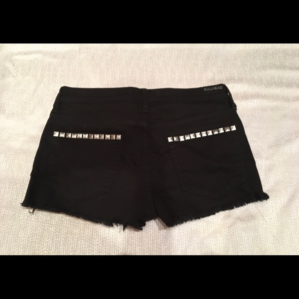 Shorts - Picture 2 of 4